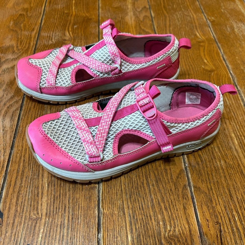 Chaco Girl's Sporty Closed Toe Water Sport Sandals Youth Size 5 Pink Gray Shoes